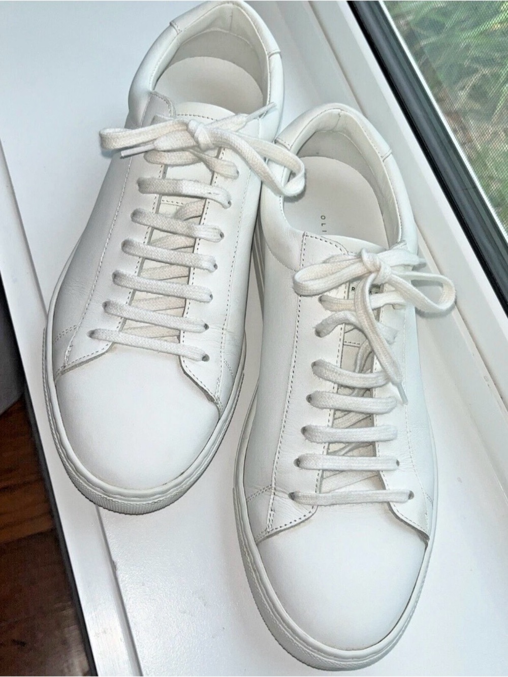 Oliver Cabell Leather Low-Top Sneakers